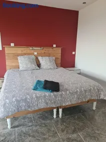 Chambre indépendante, grand lit 180x200cm, piscine de 16m avec vue magnifique - Image 2