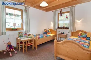 Familienfreundliches Apartment mit Garten, Grill und Terrasse | Bergblick - Image 3