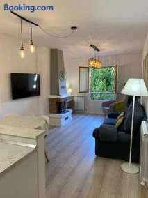 Acogedor apartamento con piscina compartida y opción a parking - Image 3