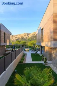 Luxury Villa Pearl 1 with infinity pool - Image 2