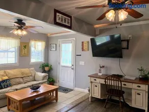 Cozy Bungalow - Image 3