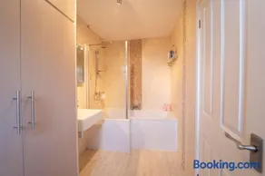 Modern Flat in Porthcawl - Image 4