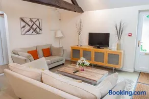 2 Bed Barn conversion - Image 5