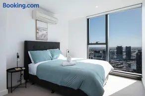 381D Stunning City View Abnb 2BR With Free Parking And Pool, Step To Tram - Image 4