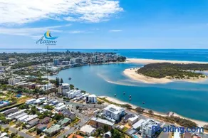 10 Landsborough Pde - Image 1