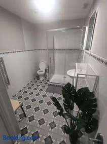 Blacklion prime location apartment - Image 3