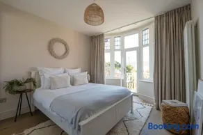 Blu's Seaview Apartment - Image 5