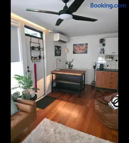 Quiet, Peaceful Northcote Unit - Image 4