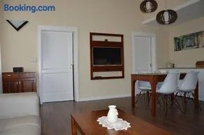M2-Apartment - Image 2