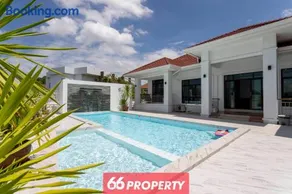 Karaoke Pool Villa, Event Space, Drinks Available - Image 1