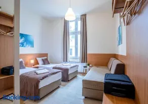 Booking En Suite - Image 1