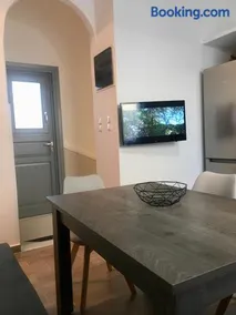 Modern & comfortable house in the city center - Image 3