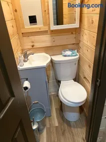 Mini farm Cabin - Image 5