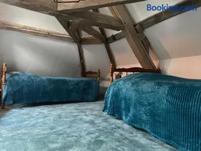 Villa Fontaine avec piscine intérieur chauffée-Maison de campagne Familiale -idéal Vacances ou Séjour Professionnel -3 chambres-Bureau séparé -Lit Bébé - Parking Facile & Gratuit - Image 3