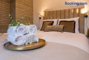 Boxtel Farmstay w Free Parking, Lake View & Space - Image 2