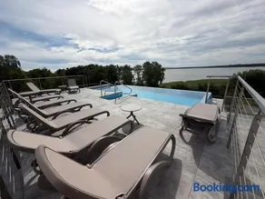 Sea&Lake Luxurious Apartments with Parking by Noclegi Renters - Image 3