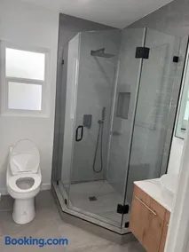 House with pool in prime location - 10 mins to Universal Studio - Image 3