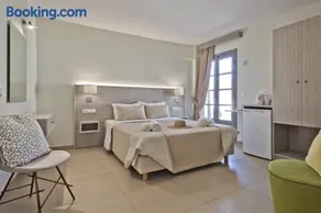 Nereus Luxurious Suites - Image 5