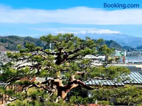 吉祥莊位于高山市内 有一千平方的园林 可远眺日本的阿尔卑斯山脉 四季景色绝佳 可接待9人入住 免费停车 - Image 2