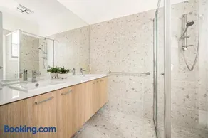DROMANA Beach Escapes - Image 5