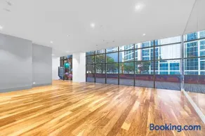 Sydney TownHall 3 bedrooms enjoy the prosperity of Sydney - Image 3