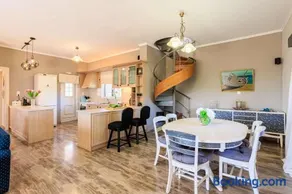 GrandVillle Cottage Escape with Breathtaking Views - Image 2
