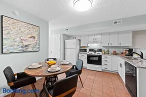 3BR Condo Near Ark Encounter, 8 Guests, Parking - Image 4