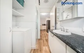 Coastal Convenience in Mudjimba, 1 Bed Apartment - Image 3
