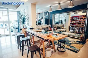 710 House - Image 4