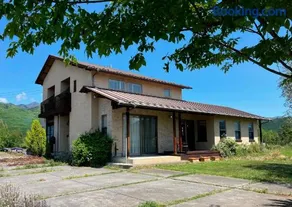 House tomari木-山梨 - Image 1