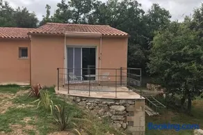 Logement avec terrasse attenant à une villa - Image 4