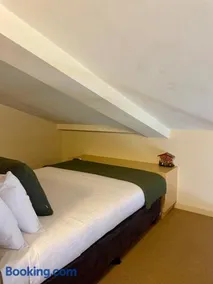 Chalet Hotham 17 - Image 2