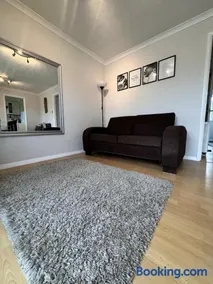 Apartment by the Beach - Image 2