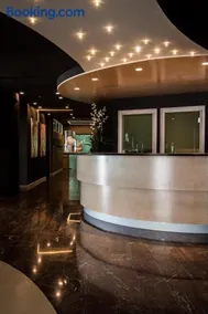 International Beach Hotel - Image 4