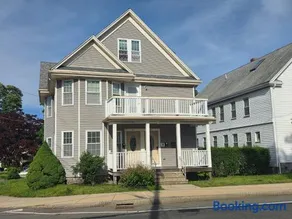2StoryApt South of Boston Spacious and Convenient - Image 2