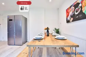 2 -4 Bed Family Home Contractors Parking Wi-Fi - Image 3