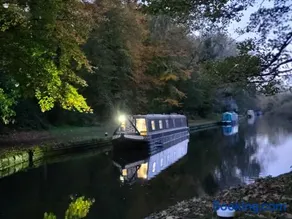 Comfy Canal in Little Venice for Family & Friends - Image 1