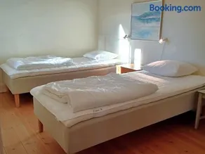 Charming Stay with Sauna & Lake Views - Image 2