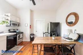 2 Home Austin Compound, Hot Tub, Cowboy Pool - Image 2