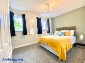 Oakley Vale House and Garden! Free Private Parking, TV, Fully Equipped - Image 5