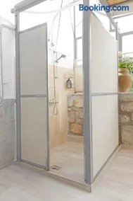 Remezzo Apartments - Image 5