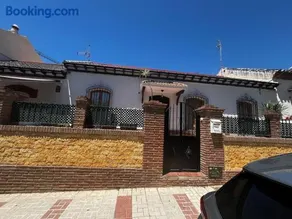 Gran casa cerca de la playa con 3 dormitorios en Pedregalejo - Image 1