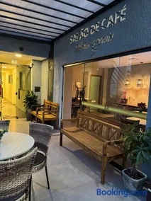 CR Hotel - Image 3