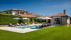 Rustic villa Inga with pool and grill in Buje - Image 1