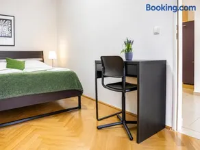 Comfortable 2BR Apartment Near Wiener Stadthalle - Image 4