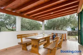 HOLIDAY HOUSE Ose - Image 2