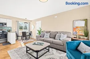 New Cozy Lower Flat in Roseville - Image 5