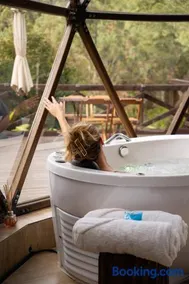 Domo de Luxo com Jacuzzi e Vista Panorâmica - Image 2