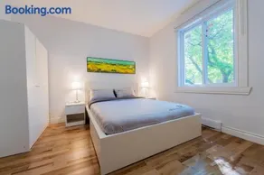 Newly Renovated 3BR 2BA Spacious and Modern - Image 3