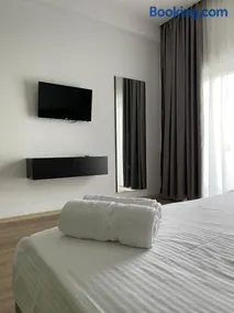Ladi Rooms - Image 1